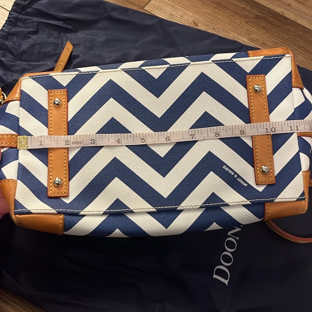 Dooney & Bourke Blue and White Chevron Crossbody Bag - Picture 16 of 16